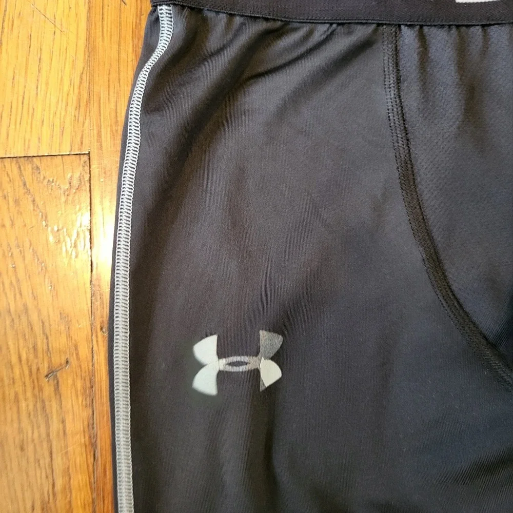Under Armour Youth Small Boys Long Compression Leggings Black Athletic Base Laye